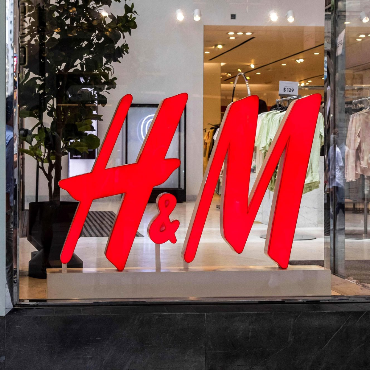 H&M